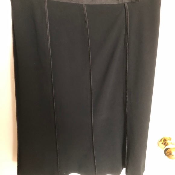 Vintage Skirt With Piping - Picture 3 of 3